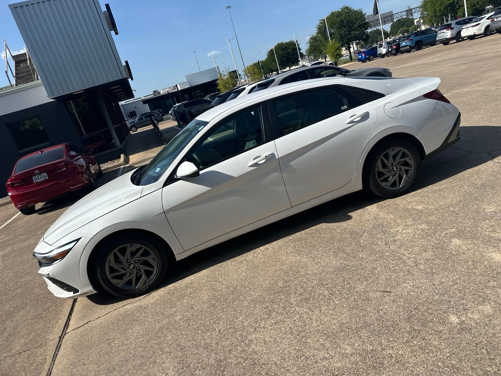 Used 2024 White Hyundai SEL image 4