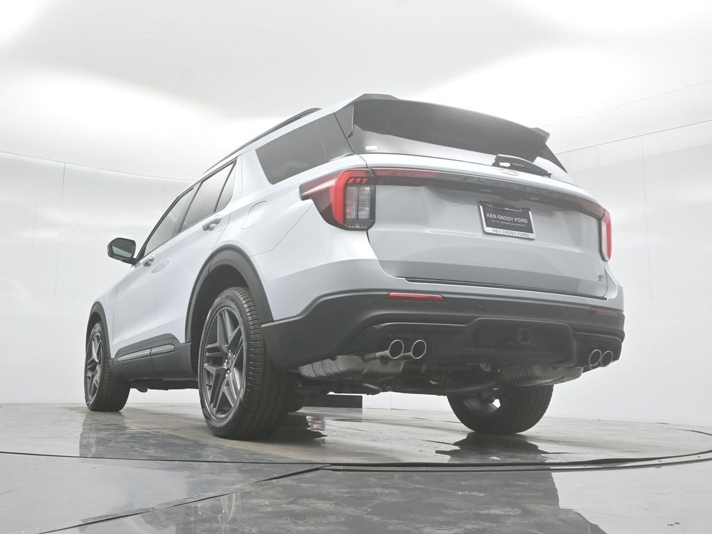 New 2026 Space White Metallic Ford ST image 48
