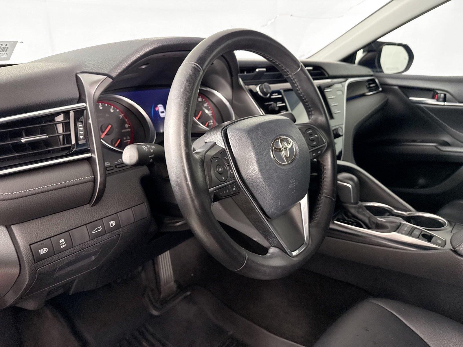 Used 2018 Ruby Flare Pearl Toyota XSE image 4
