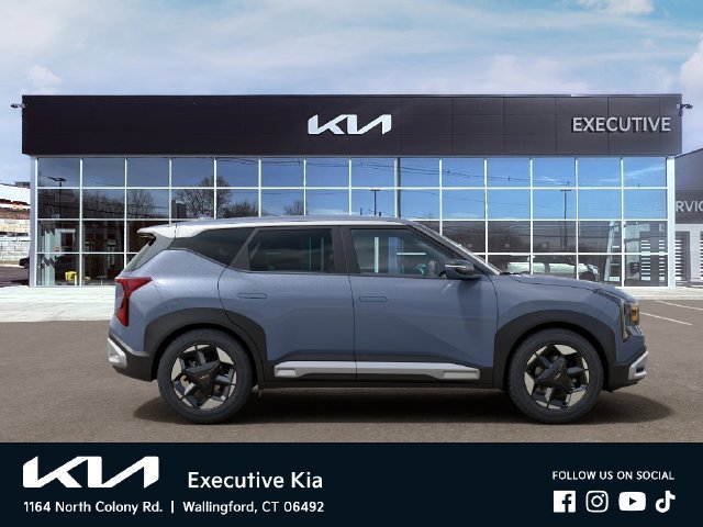 New 2027 Pale Gray Kia S image 7