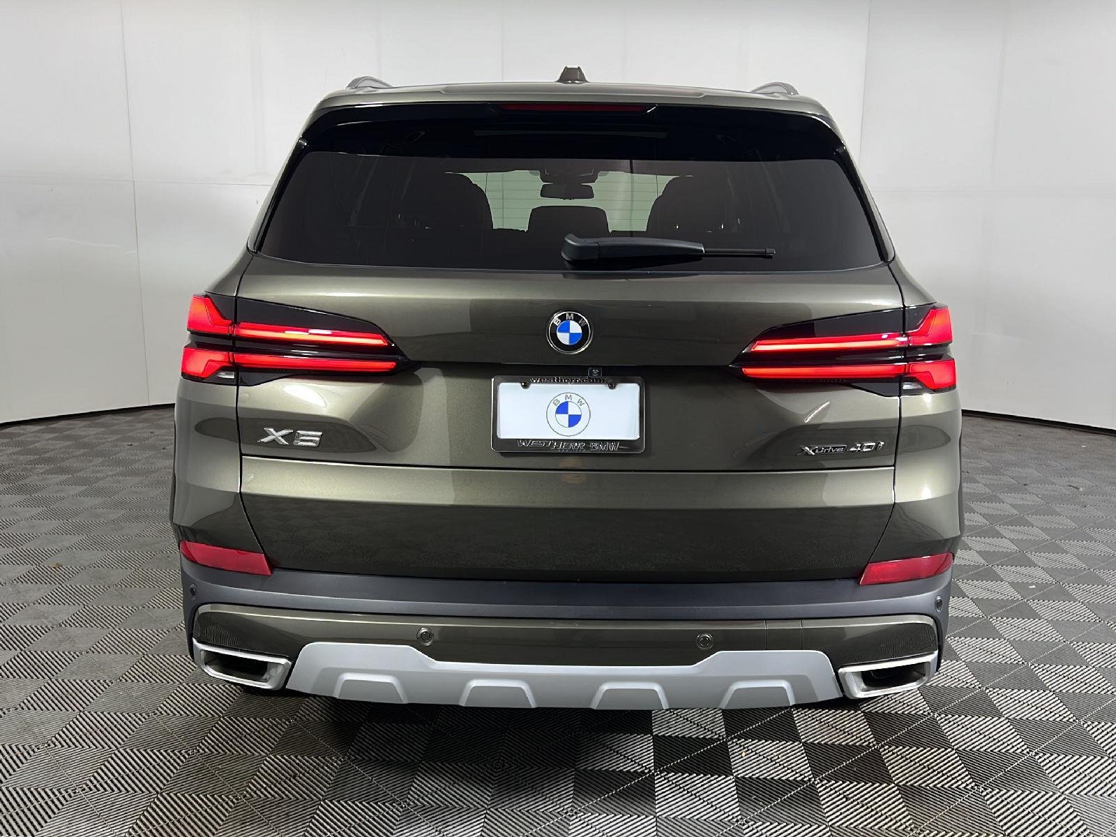 Used 2025 Manhattan Green Metallic BMW xDrive40i image 6