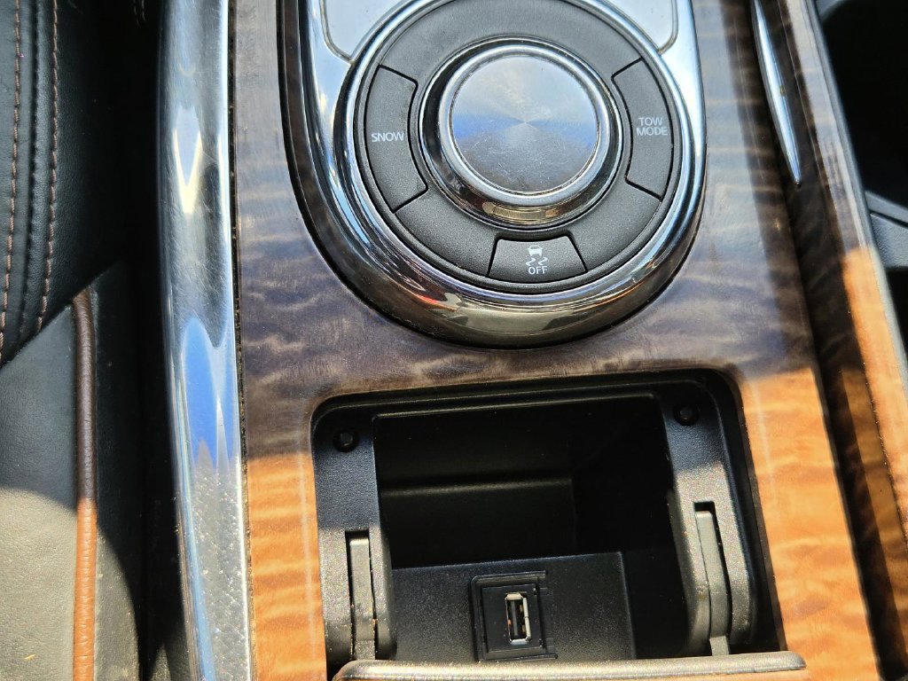Used 2017 Brown Nissan SL image 31