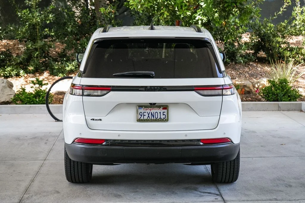 Used 2023 White Jeep Altitude X image 5