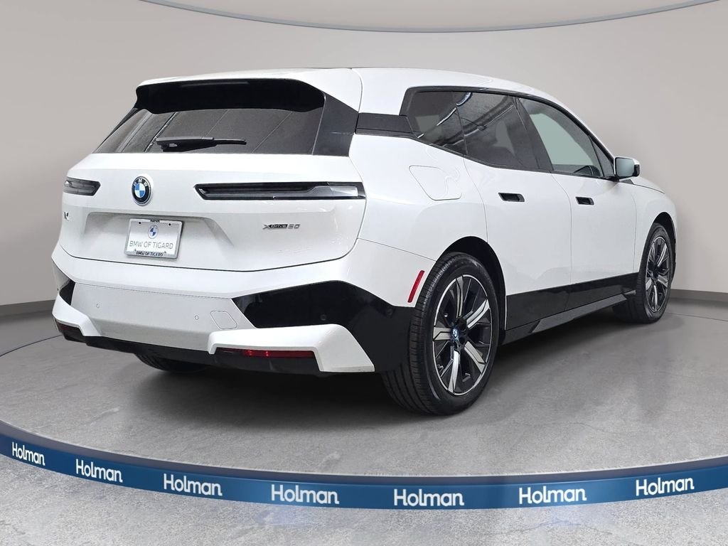 Used 2024 Mineral White Metallic BMW xDrive50 image 6
