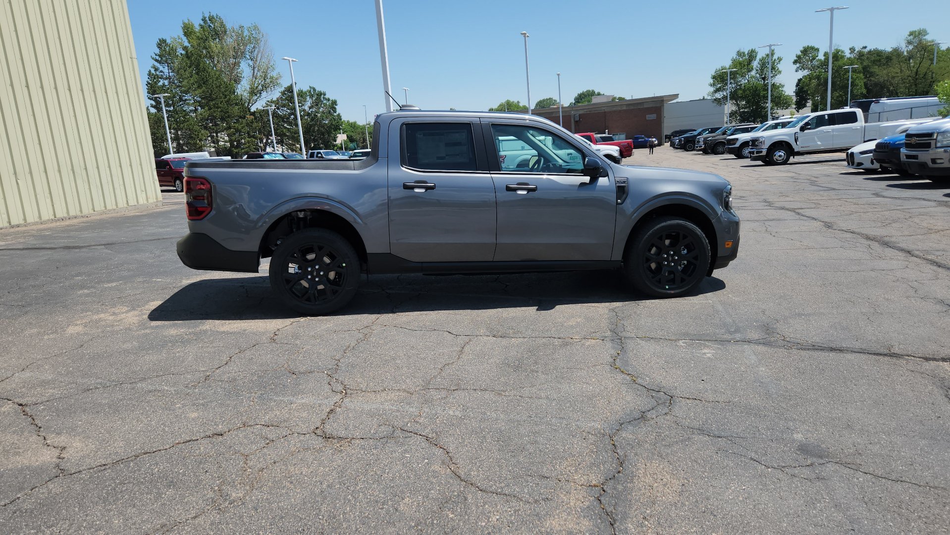 New 2026 Carbonized Gray Metallic Ford XLT image 8