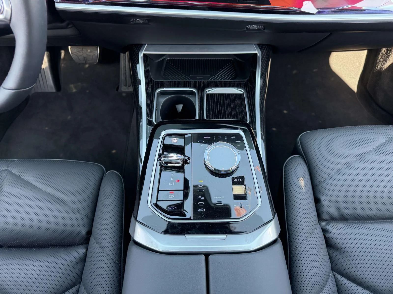 2026 BMW 7 Series 740i - Photo 21