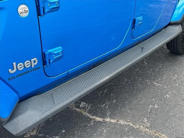 Used 2022 Blue Jeep Overland image 14