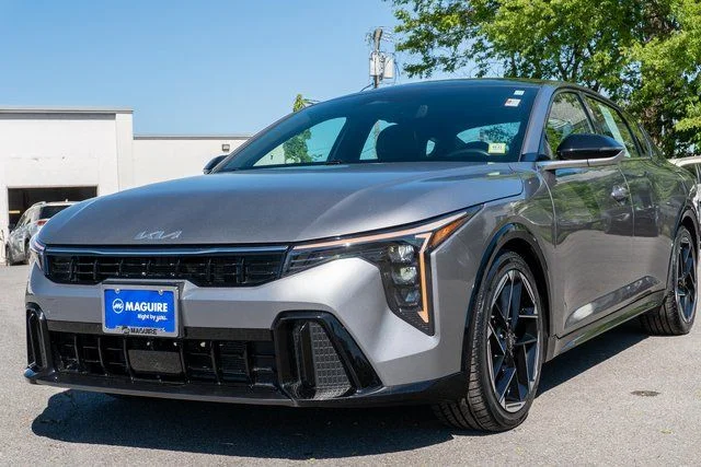 Used 2025 Gray Kia GT-Line image 2