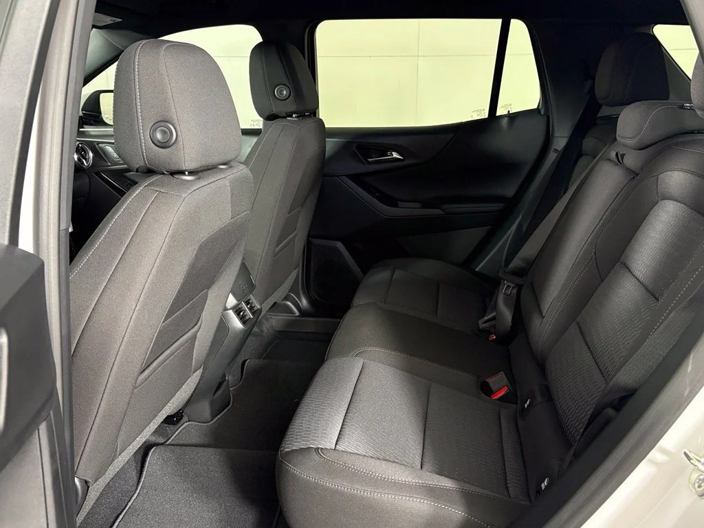 New 2027 Summit White Chevrolet LT image 39