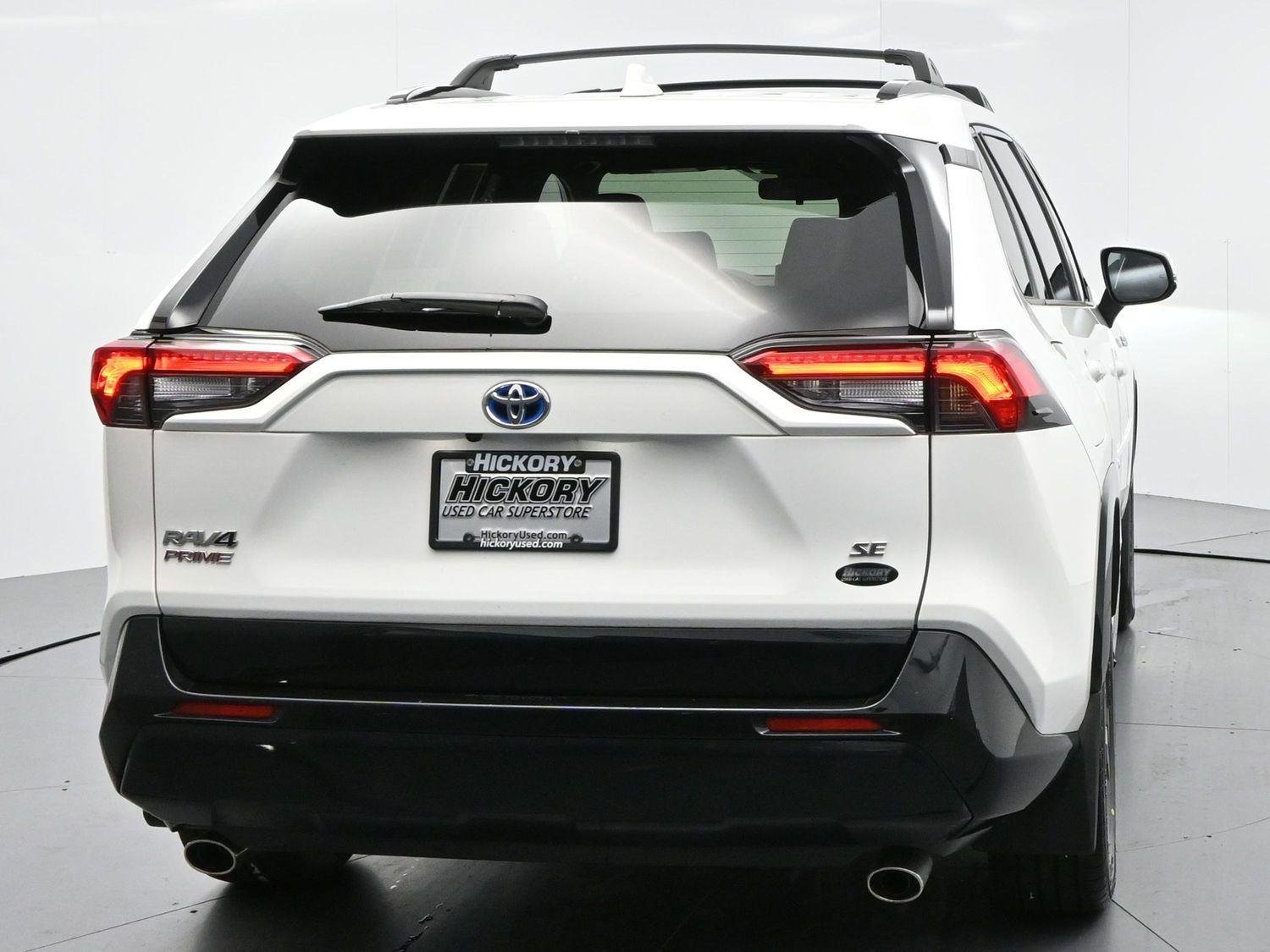 Used 2024 Ice Cap Toyota SE image 6