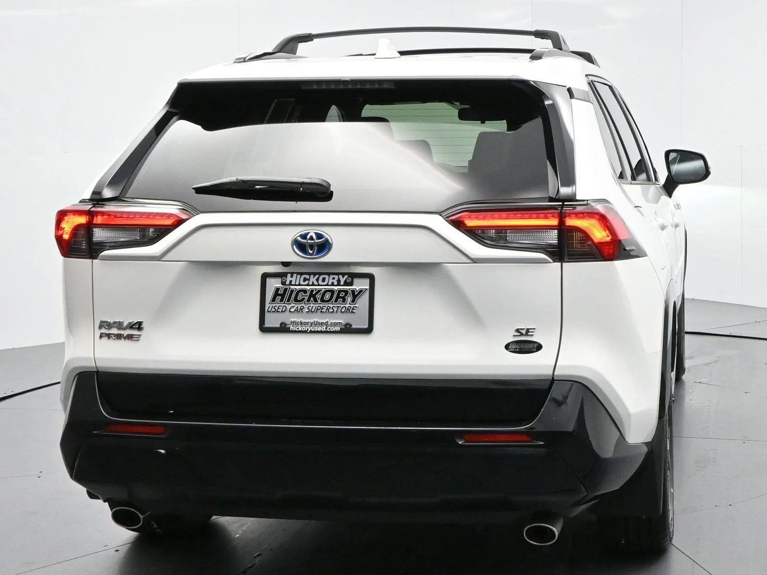 Used 2024 Ice Cap Toyota SE image 6