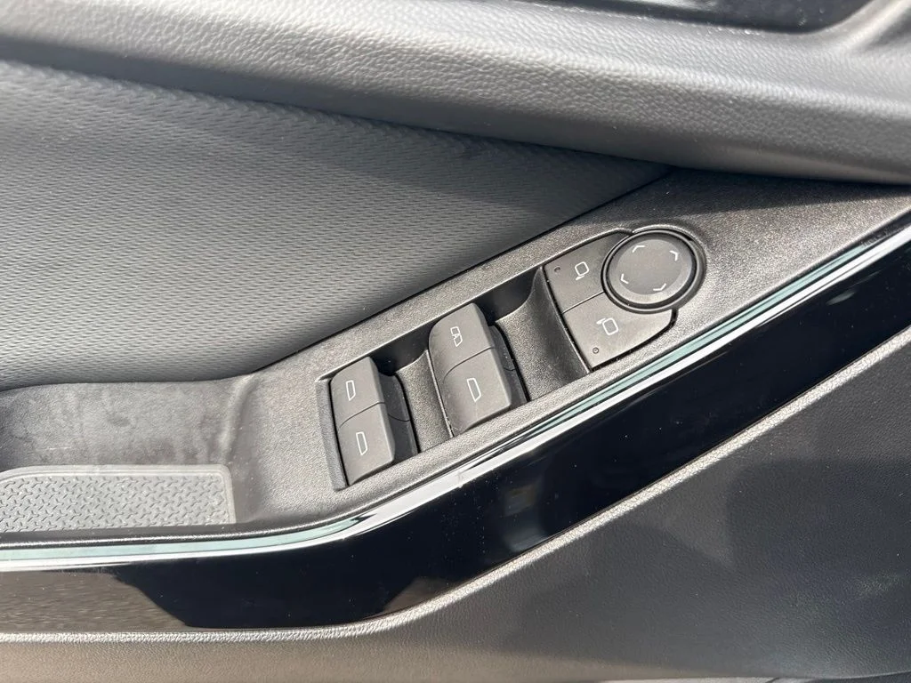 Used 2025 Sterling Gray Metallic Chevrolet LT image 18