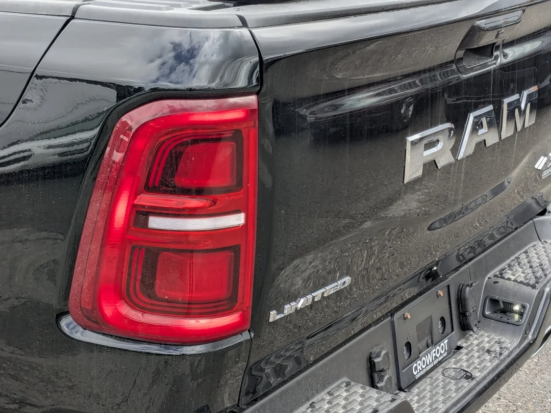 New 2026 Black RAM Limited - - 5.7L HEMI V8 - Pano Sunroof - 14.4 Uconnect - Surround Cam & More! image 11