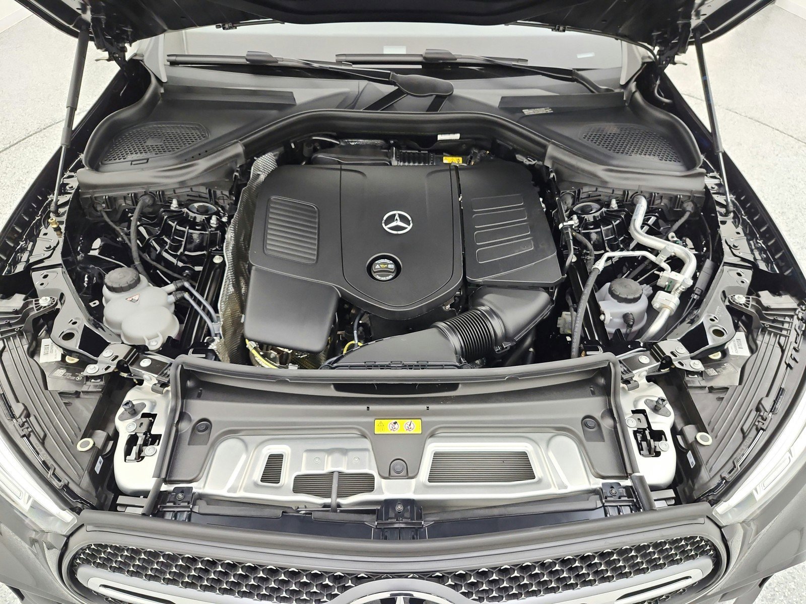 New 2026 Black Mercedes-Benz GLC 300 SUV image 41