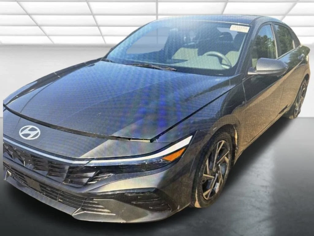 Used 2024  Hyundai SEL image 5
