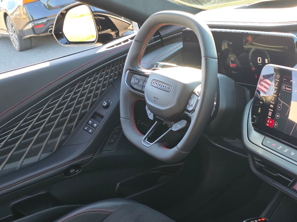 Used 2025 Diamond Black Crystal Pearl Coat Dodge R/T Scat Pack image 26