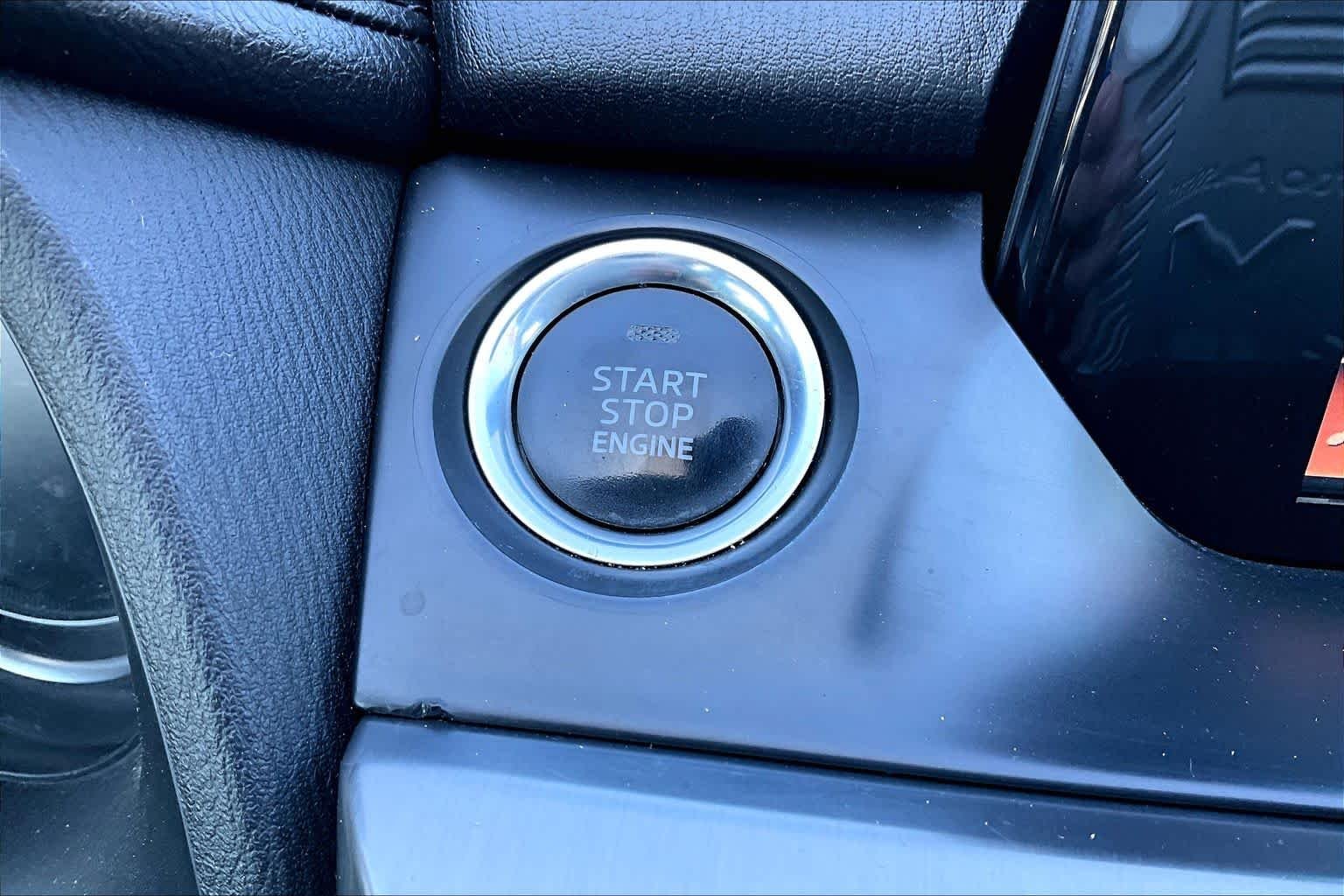 Used 2016 Blue Reflex Mica Mazda i Grand Touring image 33