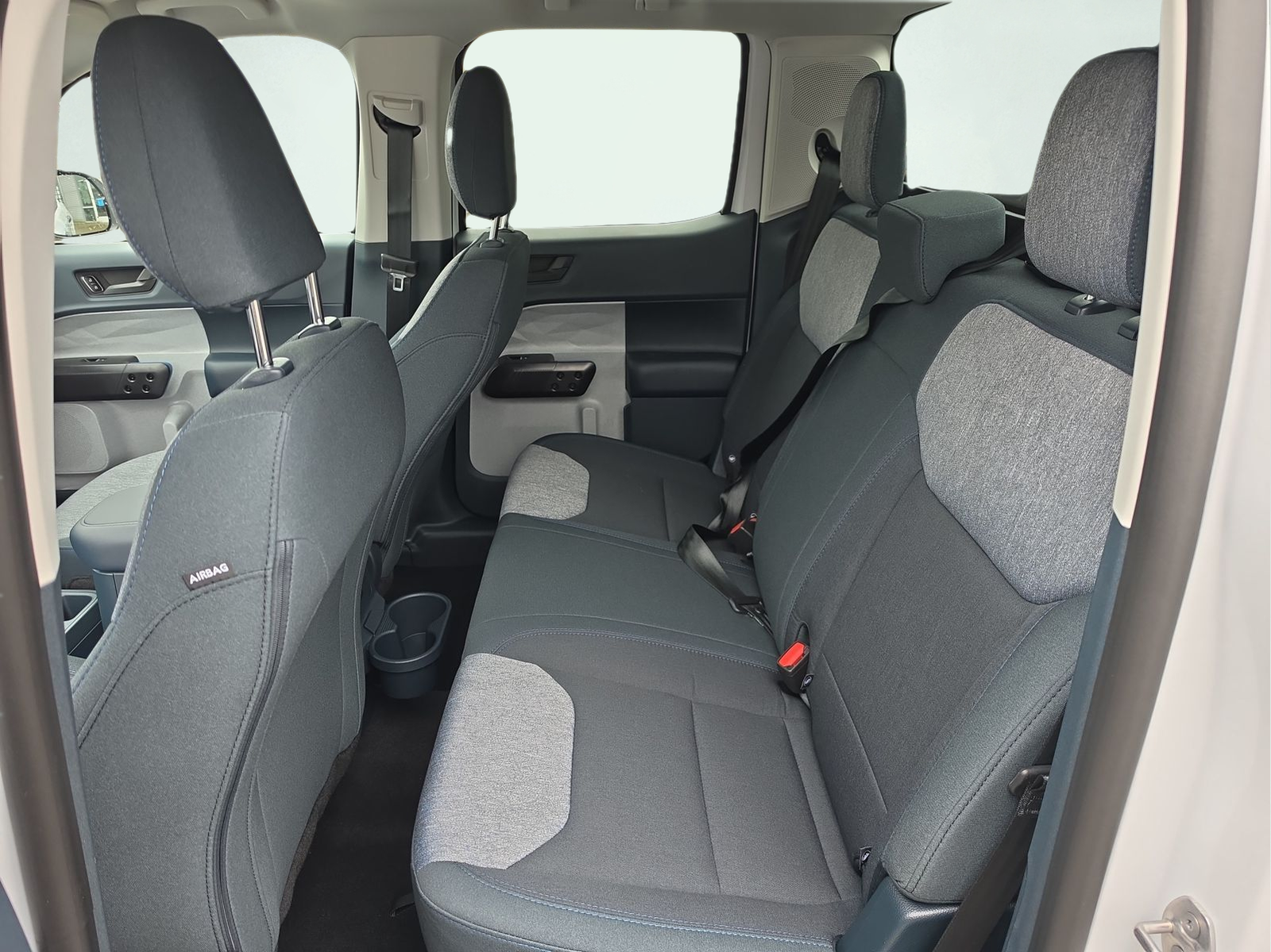 New 2026 Oxford White Ford XLT image 13