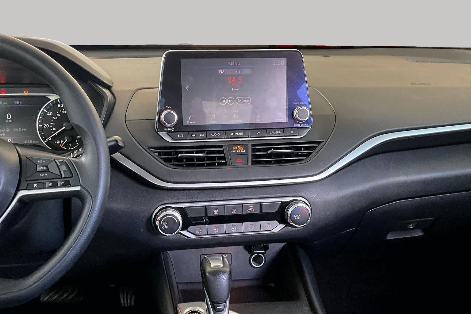Used 2020 Super Black Nissan 2.5 S image 7