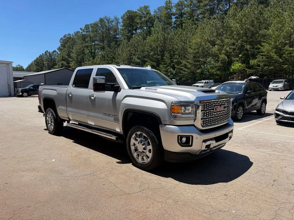 2019 GMC Sierra 4WD Crew Cab Standard Box Denali's photo