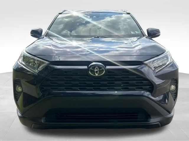 Used 2020  Toyota XLE image 12