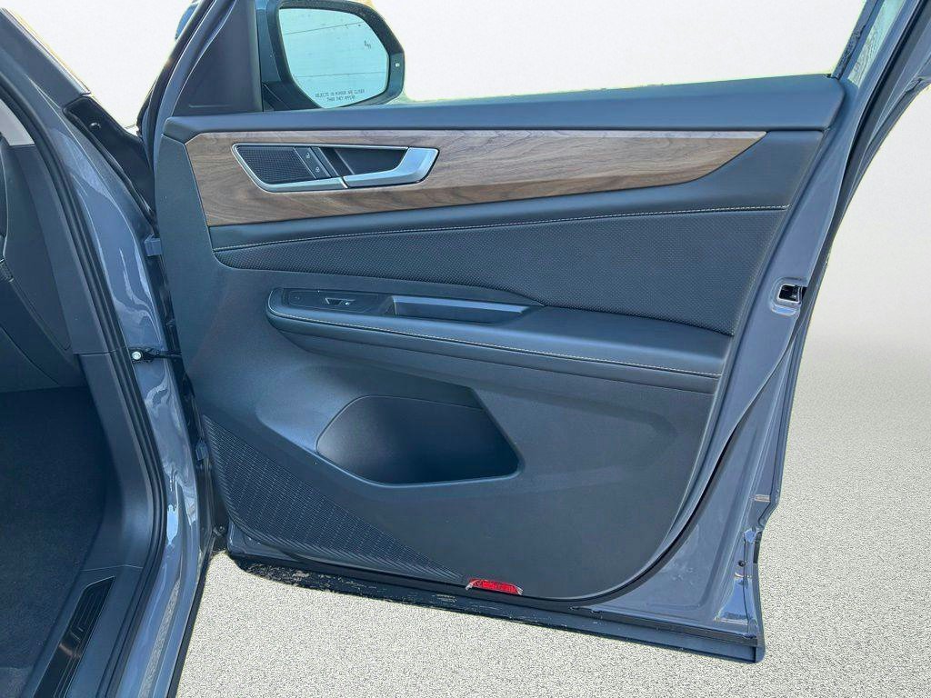2026 Volkswagen Atlas SE w/Tech - Photo 13