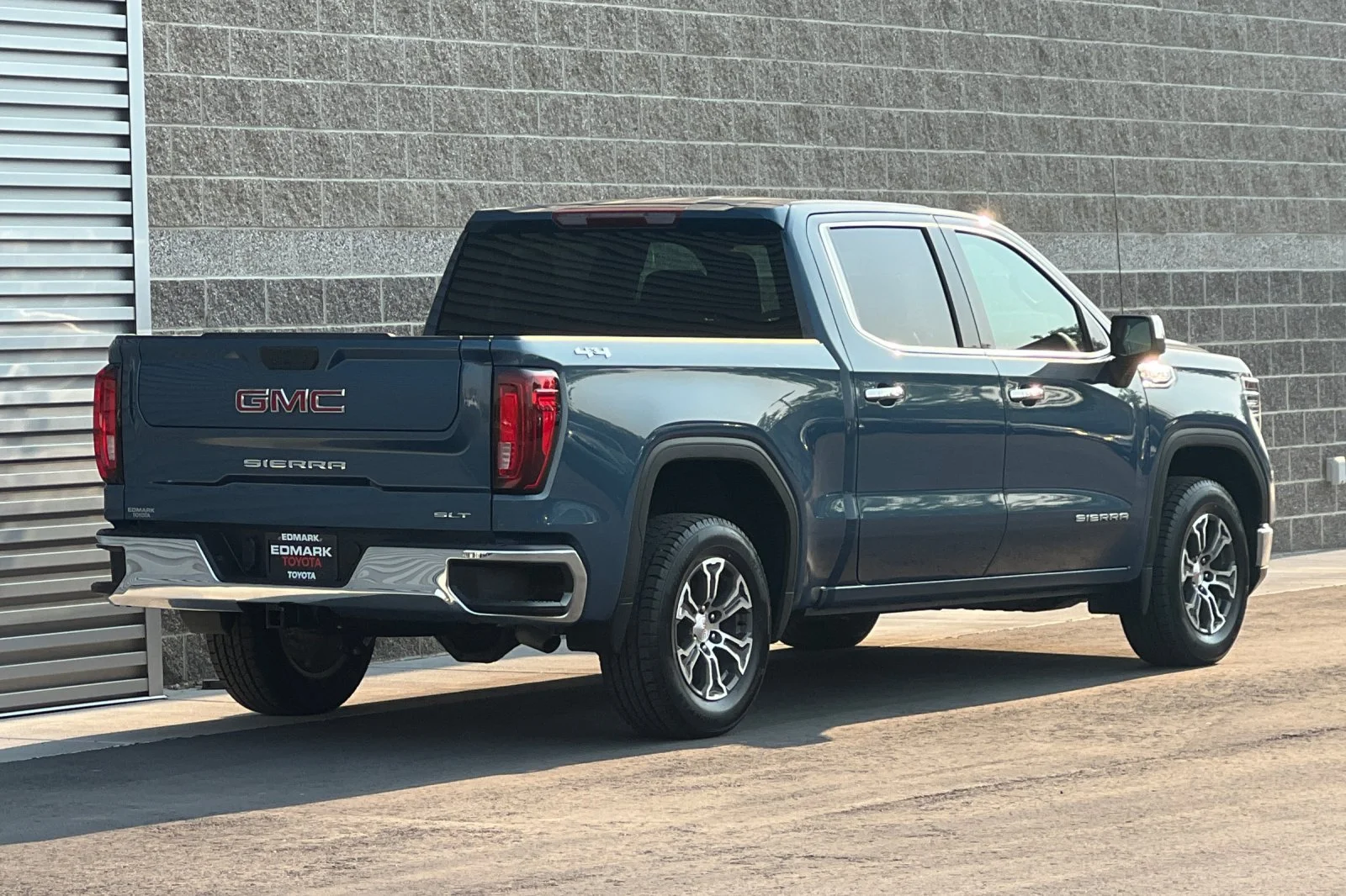 Used 2024 Downpour Metallic GMC SLT image 3