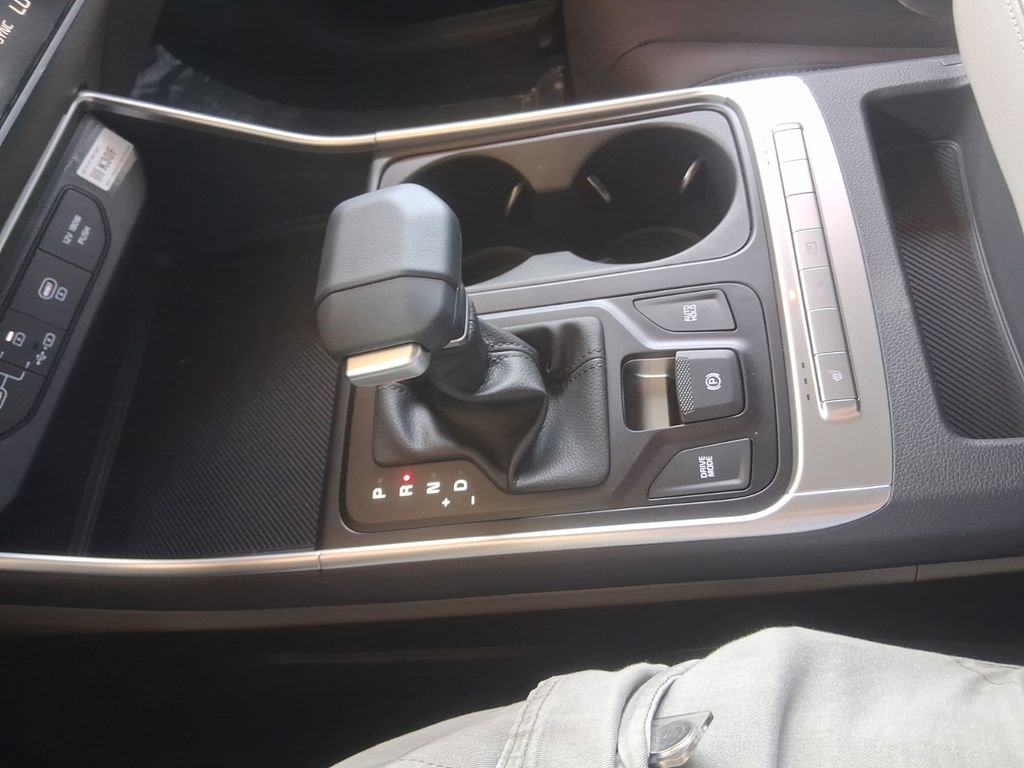 Used 2026  Kia LXS image 15