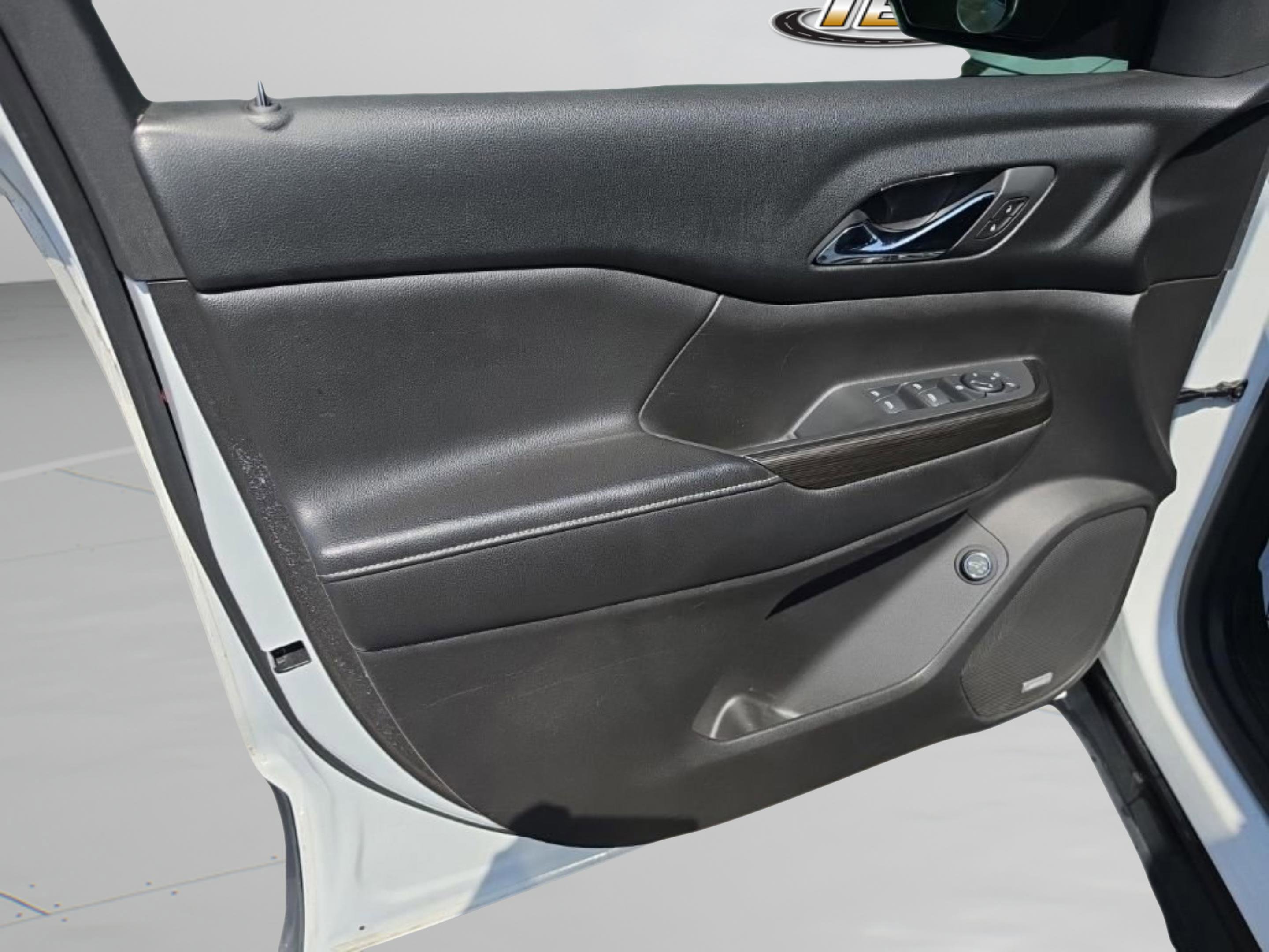 Used 2018 SUMMIT WHITE GMC SLT image 12