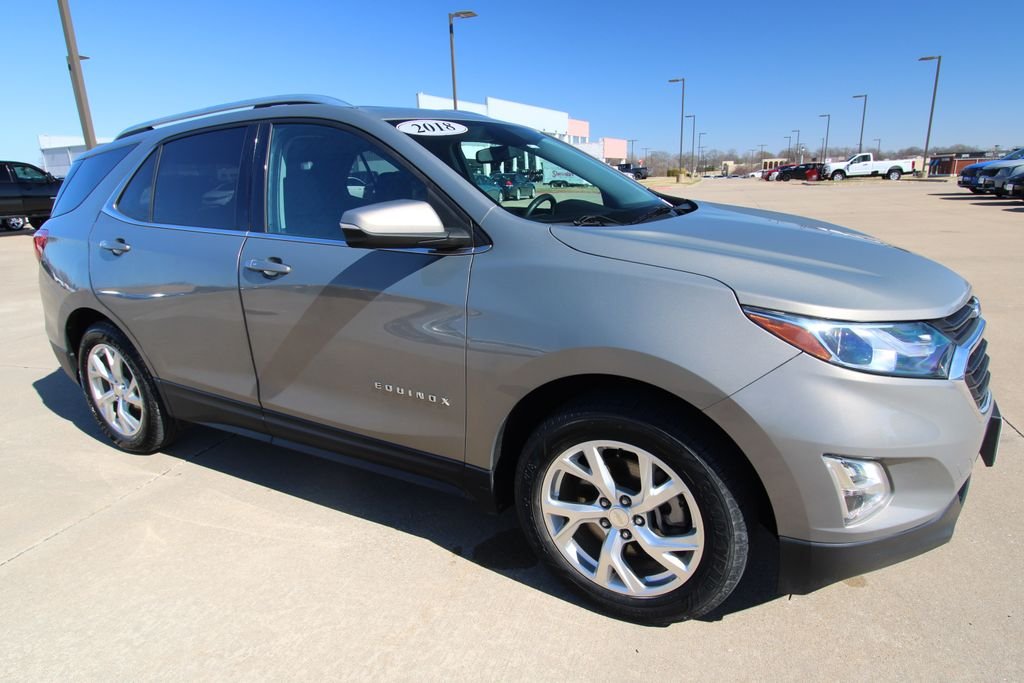 Used 2018 Gray Chevrolet LT image 3