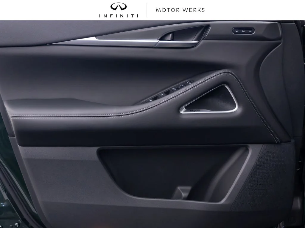 New 2027 DEEP EMERALD INFINITI Luxe AWD image 12