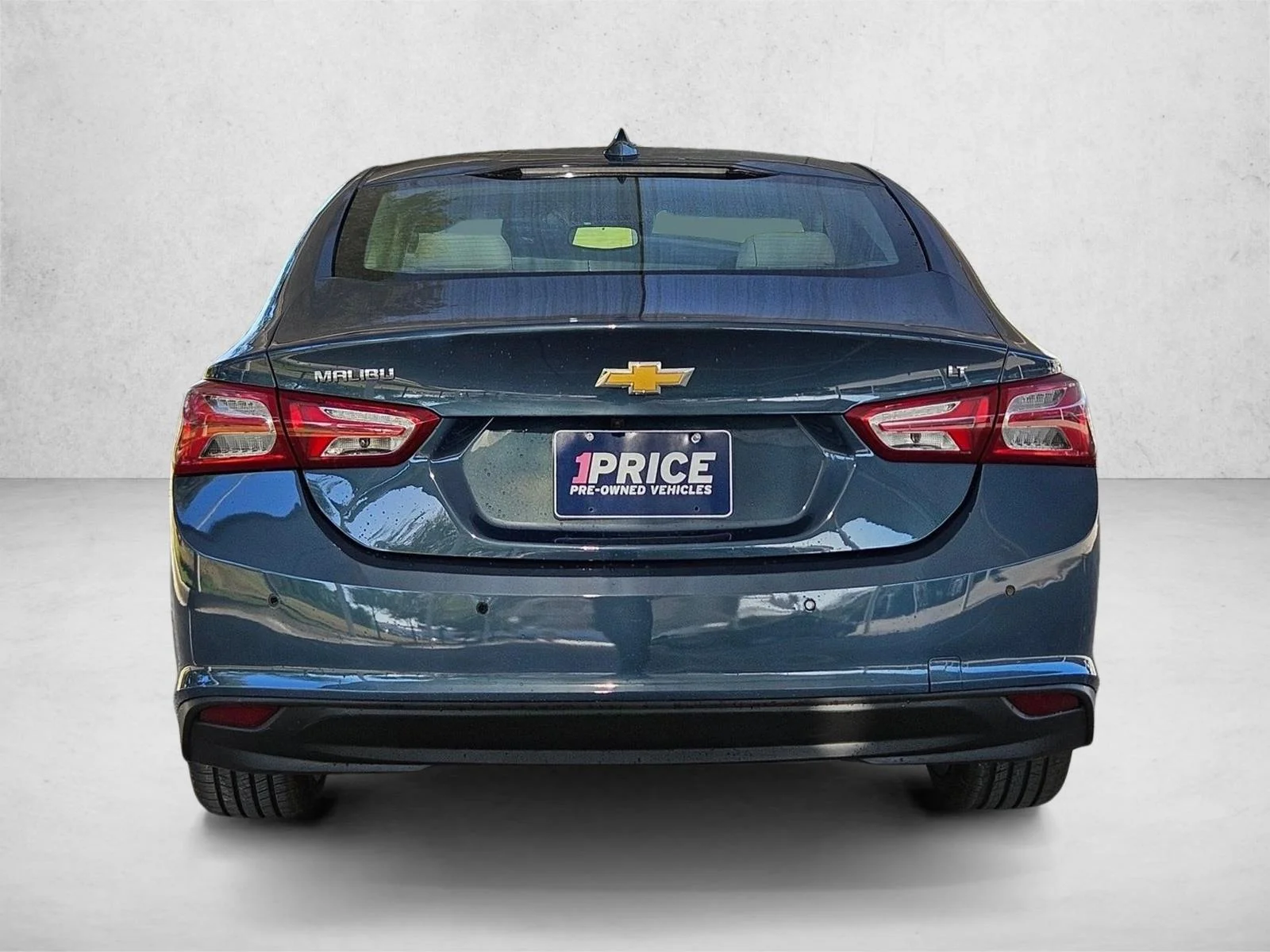 Used 2024 Lakeshore Blue Metallic Chevrolet LT image 6