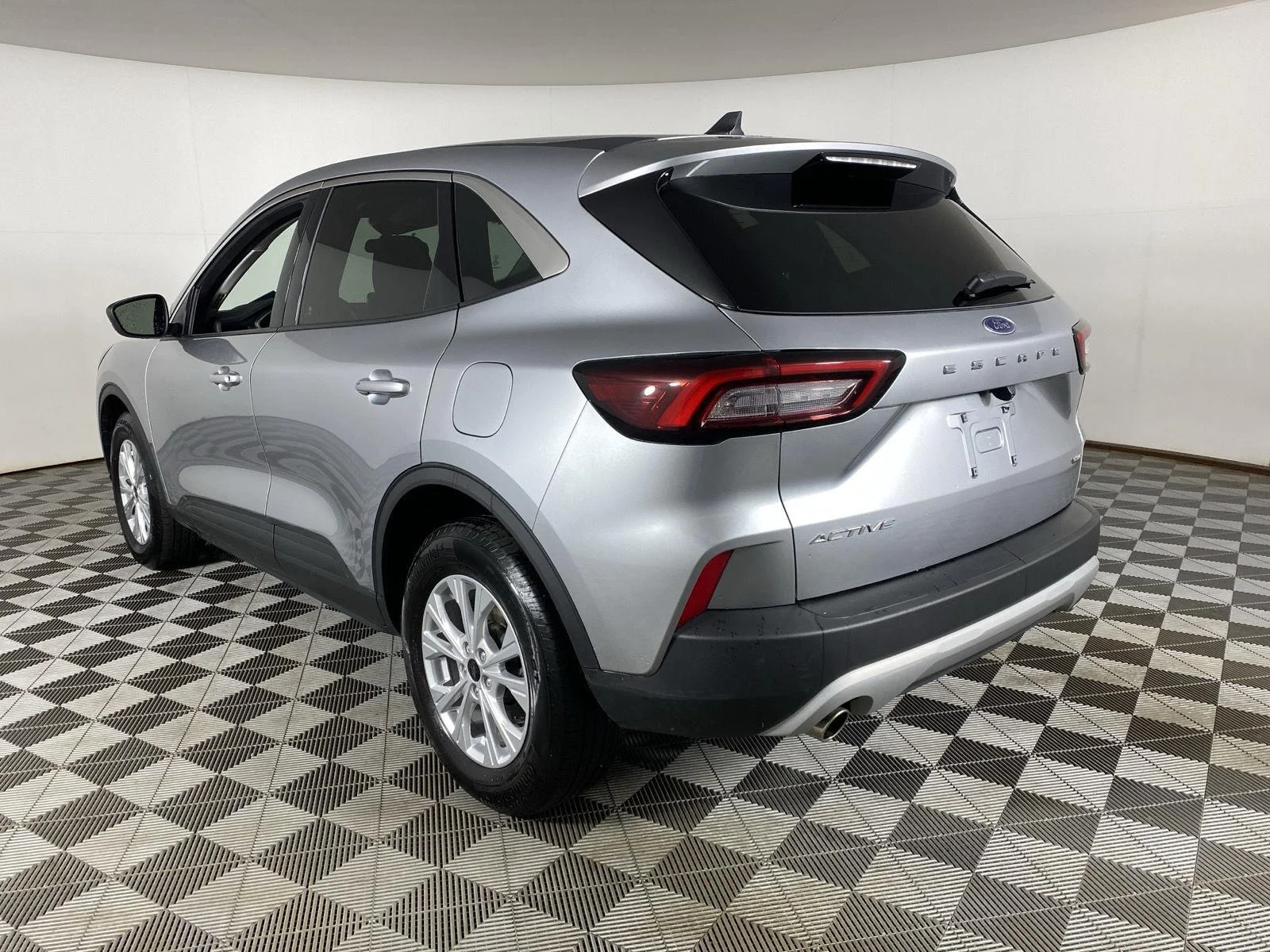 Used 2023 Iconic Silver Ford Active image 5