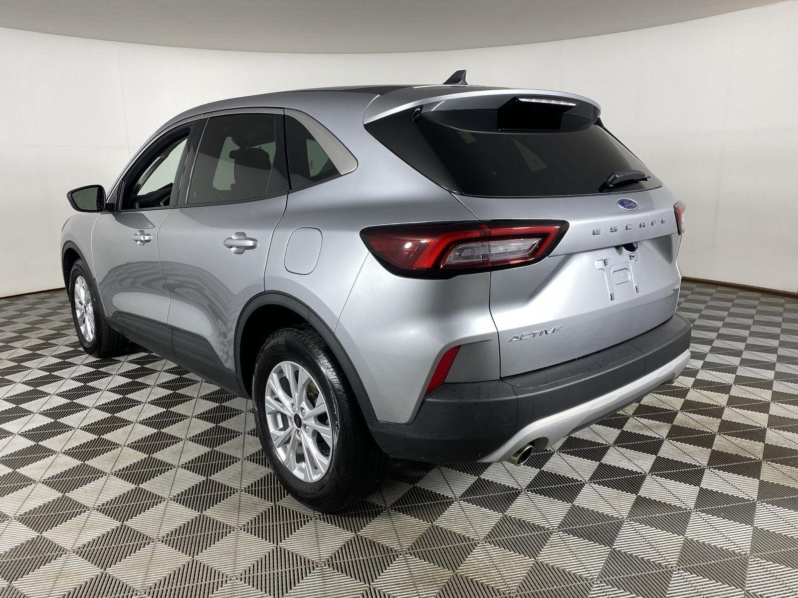 Used 2023 Iconic Silver Ford Active image 5