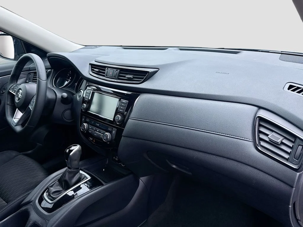 Used 2018 Gray Nissan SV image 35