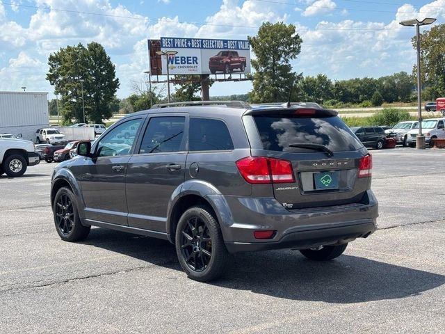 Used 2019 Gray Dodge SE image 3