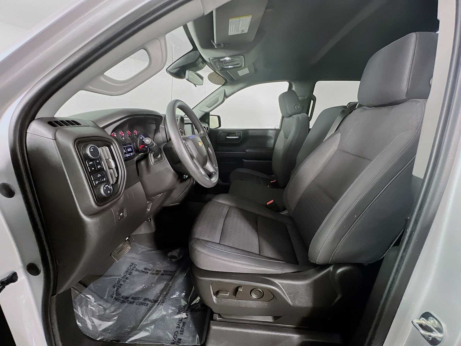 Used 2022 Silver Ice Metallic Chevrolet Custom image 20