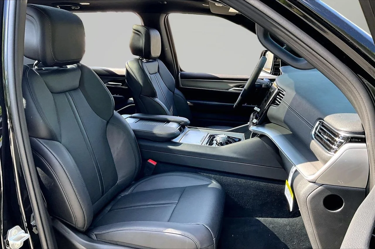 New 2026 High Gloss Black Jeep Limited Altitude image 23
