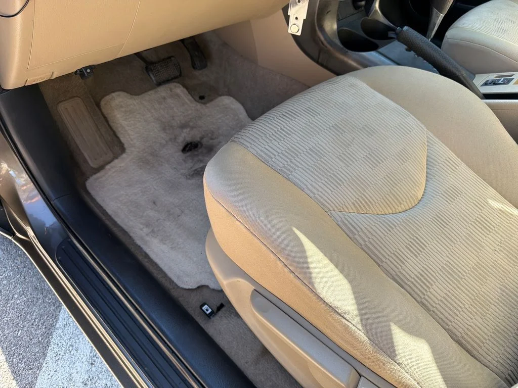 Used 2010 Brown Toyota Base image 19