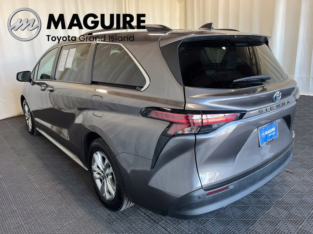 Used 2022 Gray Toyota XLE image 31