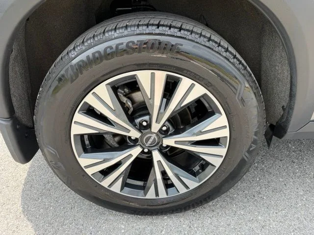 Certified Used 2023 Gun Metallic Nissan SV image 10