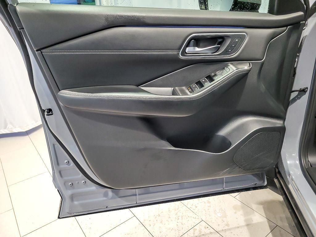 Used 2024 Boulder Gray Nissan Platinum image 17