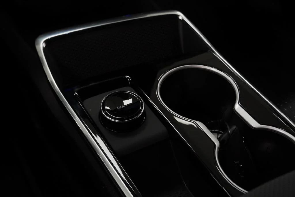 New 2027 Mosaic Black Metallic Chevrolet LT image 19