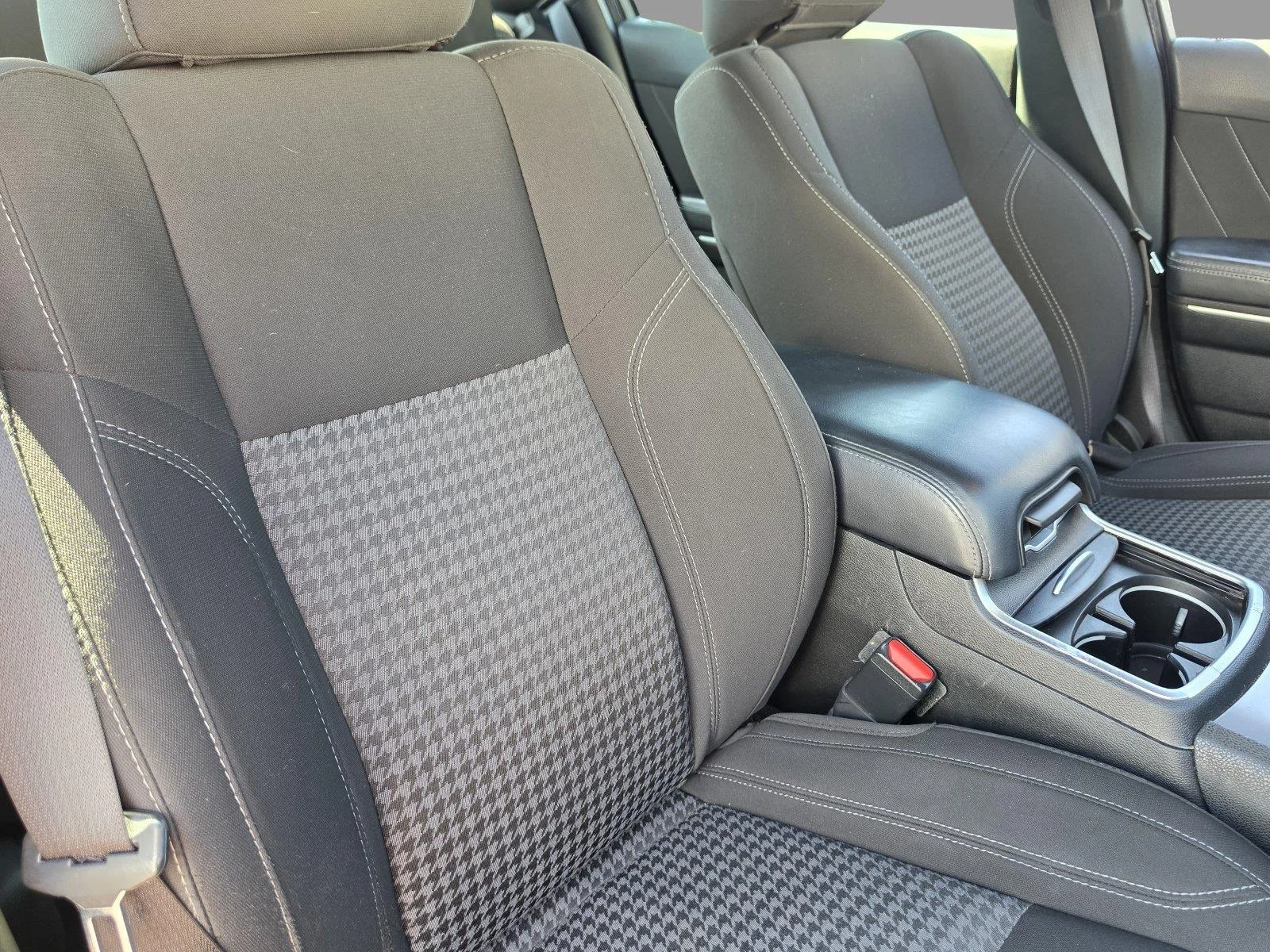 Used 2023  Dodge SXT image 30