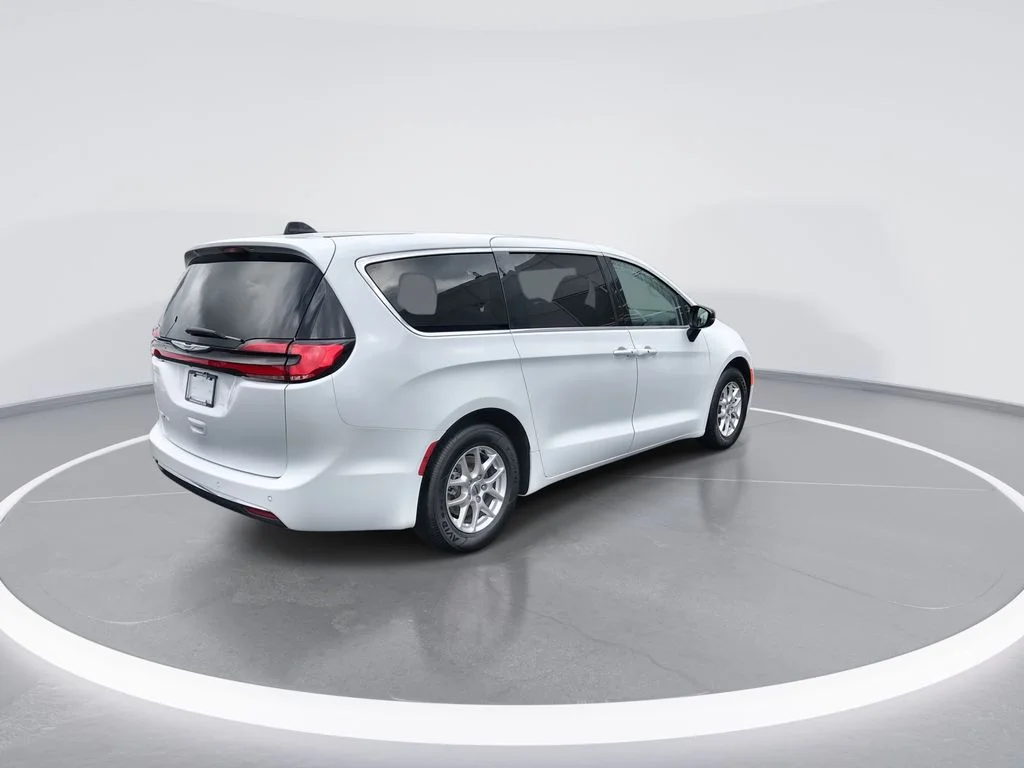 Used 2024 White Chrysler Touring L image 8