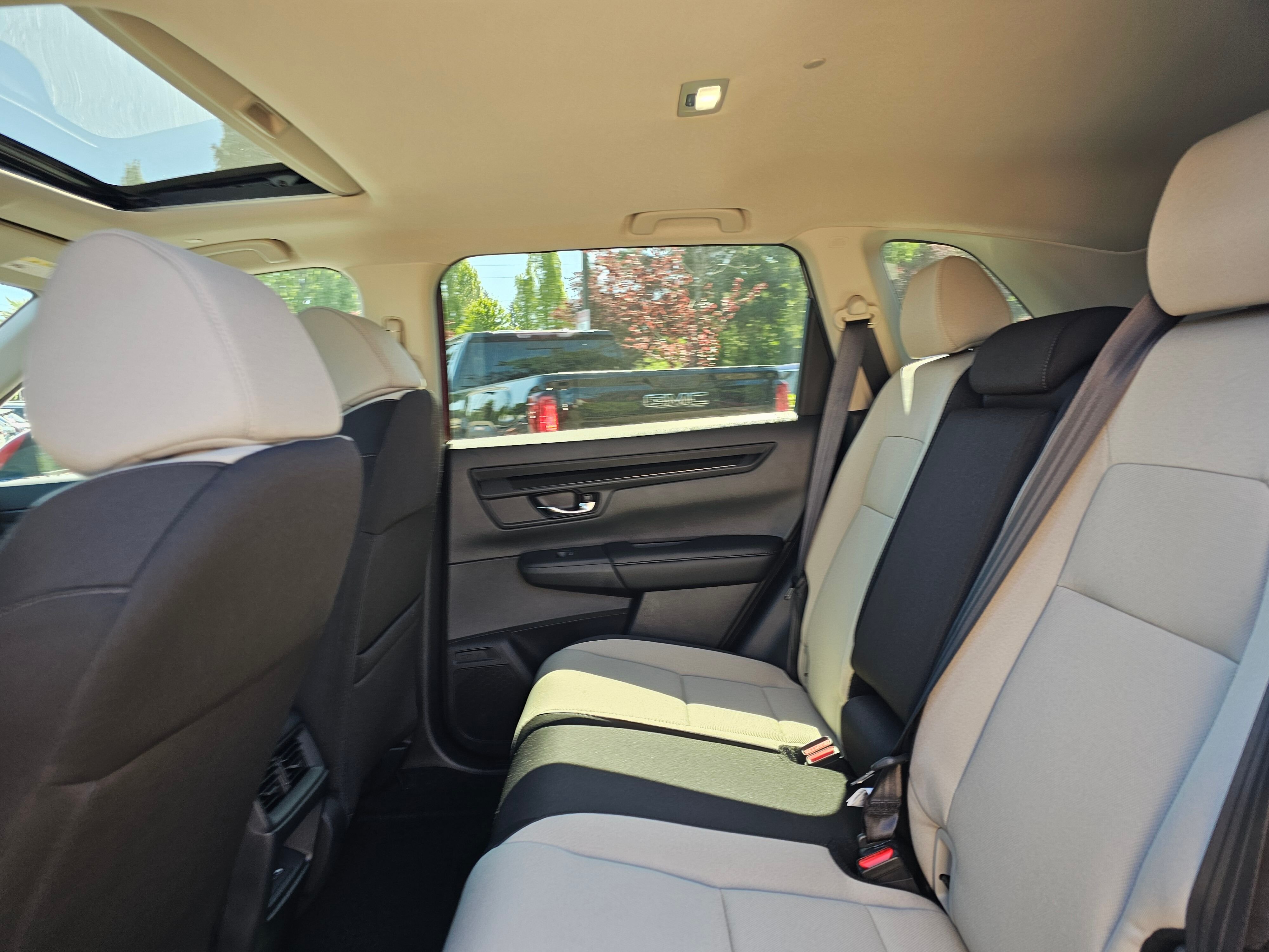 2025 Honda CR-V EX - Photo 18