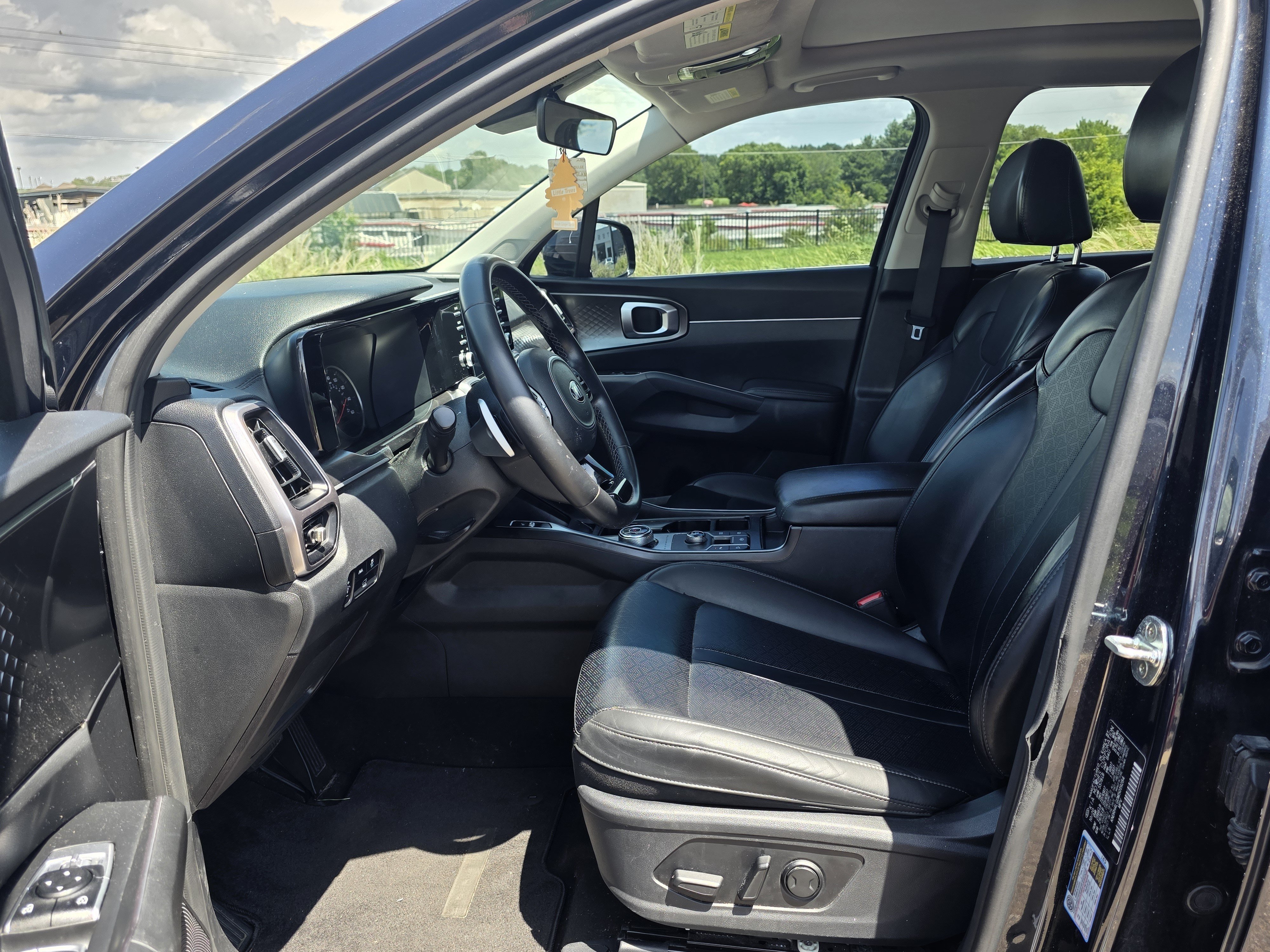 Used 2021 Gravity Blue Kia EX image 9
