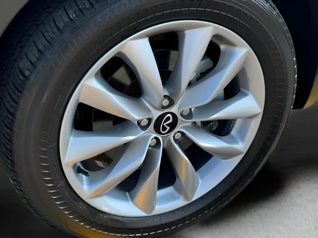 Used 2022 Gray INFINITI ESSENTIAL image 32