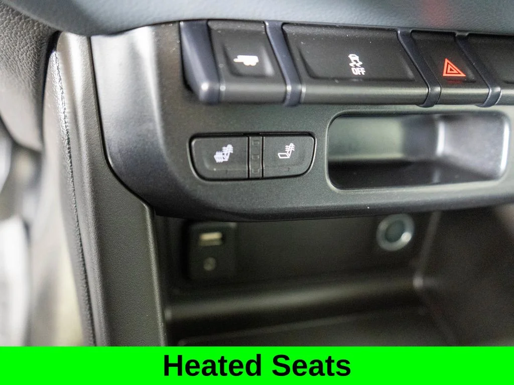 Used 2015 White Chevrolet Z71 image 20