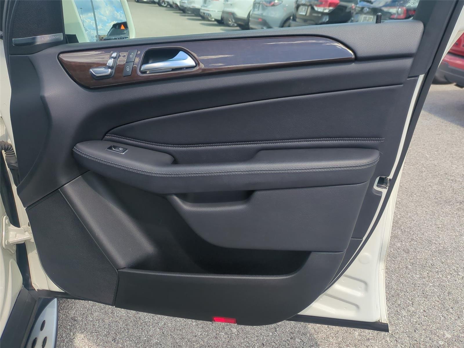Used 2018 designo Diamond White Metallic Mercedes-Benz GLE 350 image 39